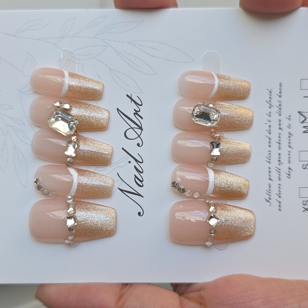 Elegant Gold Nail Art Set
